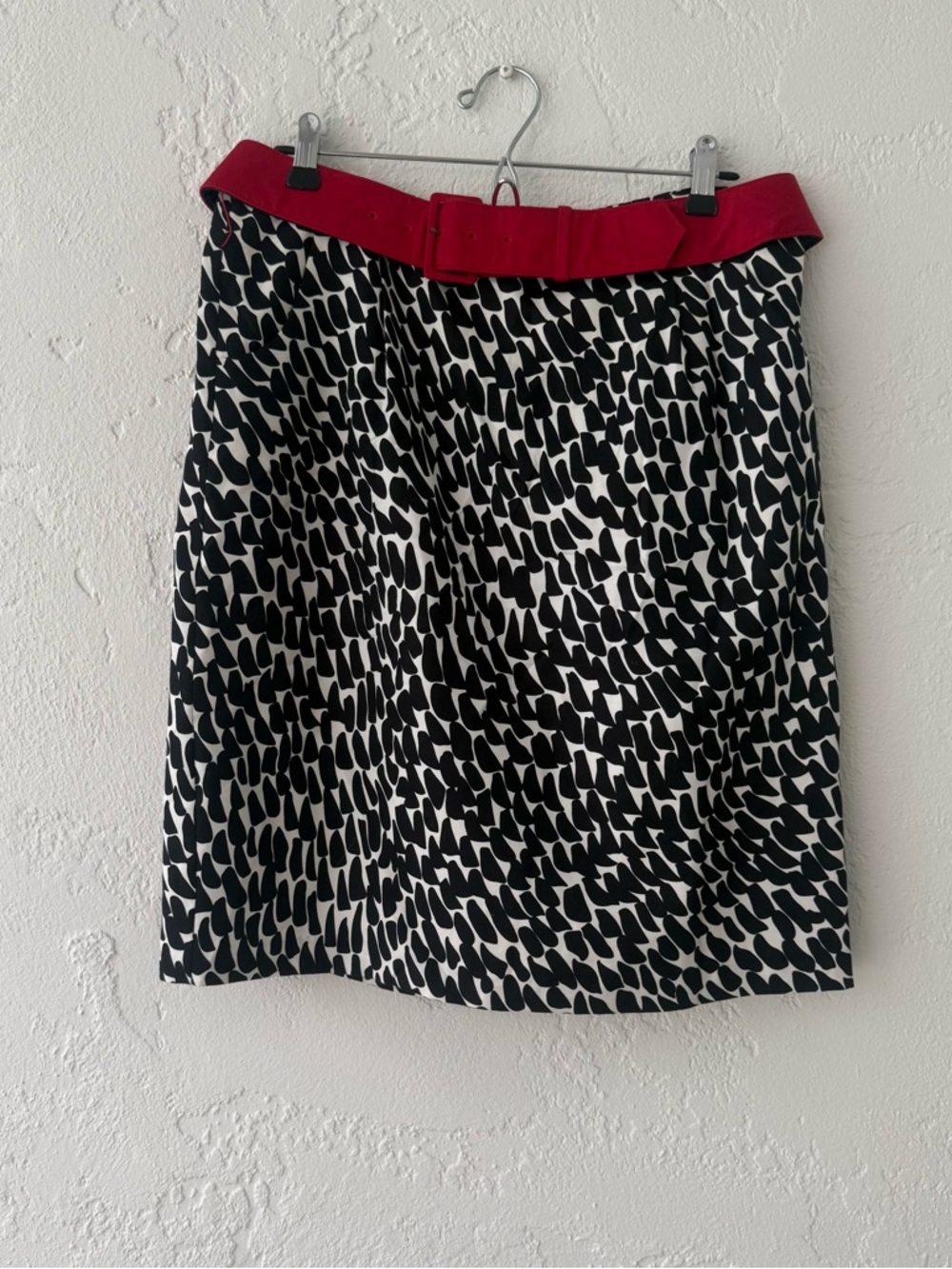 Ann Taylor Black & White Printed Pencil Skirt with Red Waistband Belt